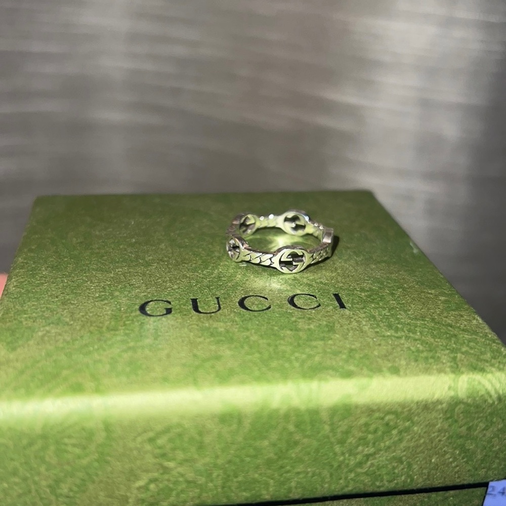 Gucci Silver Interlocking Logo Ring